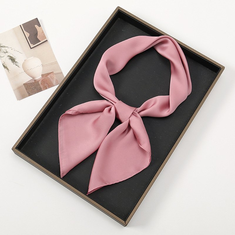 Foulard en Satin Noir Uni pour Femme – Bandeau Cheveux Élégant et Polyvalent
